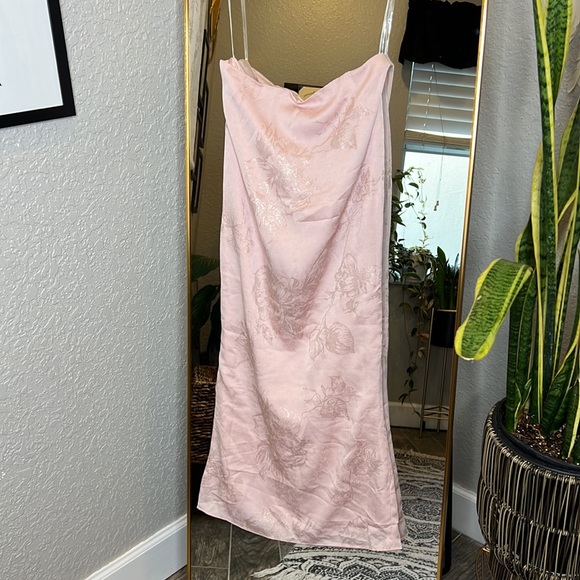 House of CB ‘Luisette’ Pink Metallic Floral Satin Midi Skirt NWOT - Picture 7 of 12